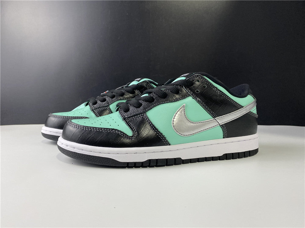 Nike SB Dunk Low Diamond Supply Co. Aqua Blue
