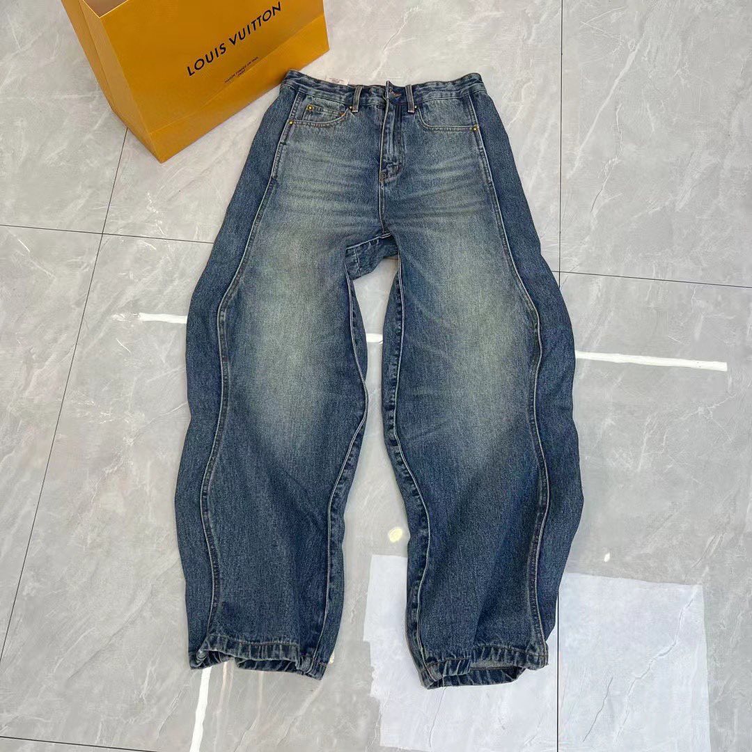 marcelomariani_ shows us how to make some wavy dupes of the SS23 Washed Wavy  Denim Trousers by @louisvuitton.👖⁠ ⁠ How did he do?⁠…