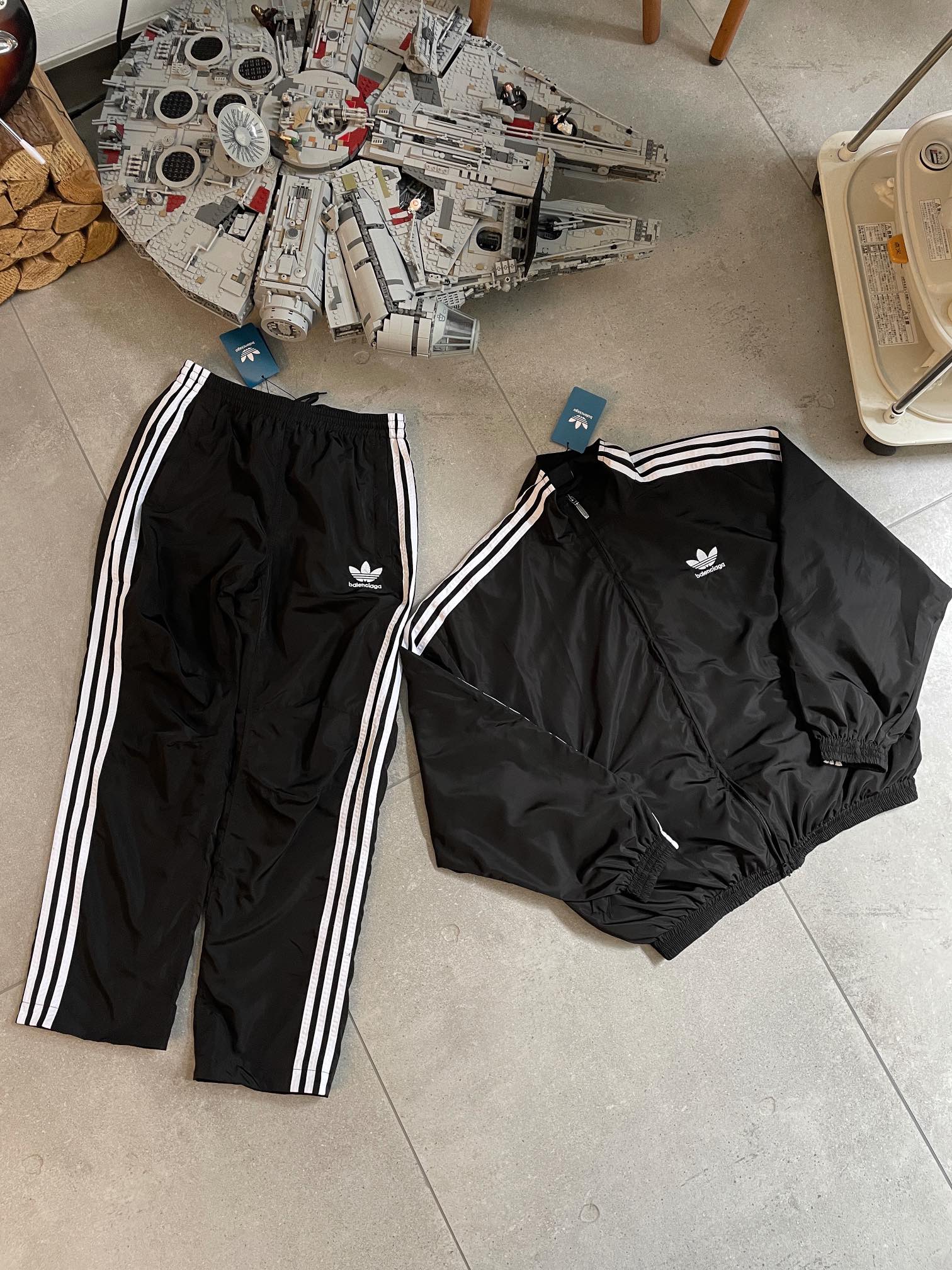 Balenciaga tracksuit set Outlet