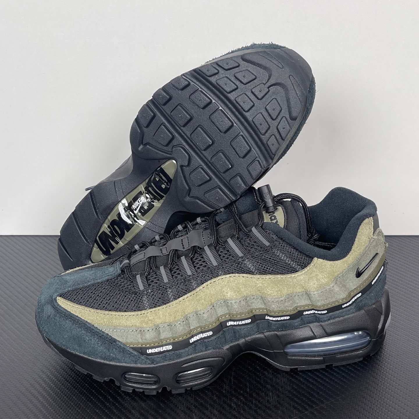 Undefeated x Nike Air Max 95 'Medium Olive'