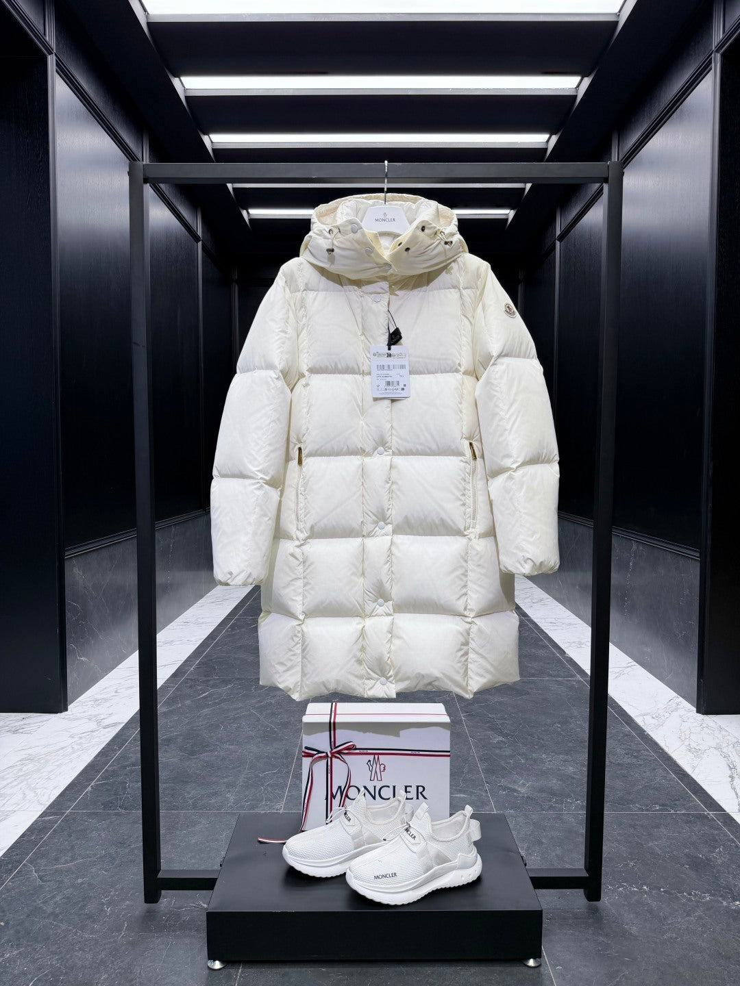 Moncler Cavettaz Hooded Long Down Jacket