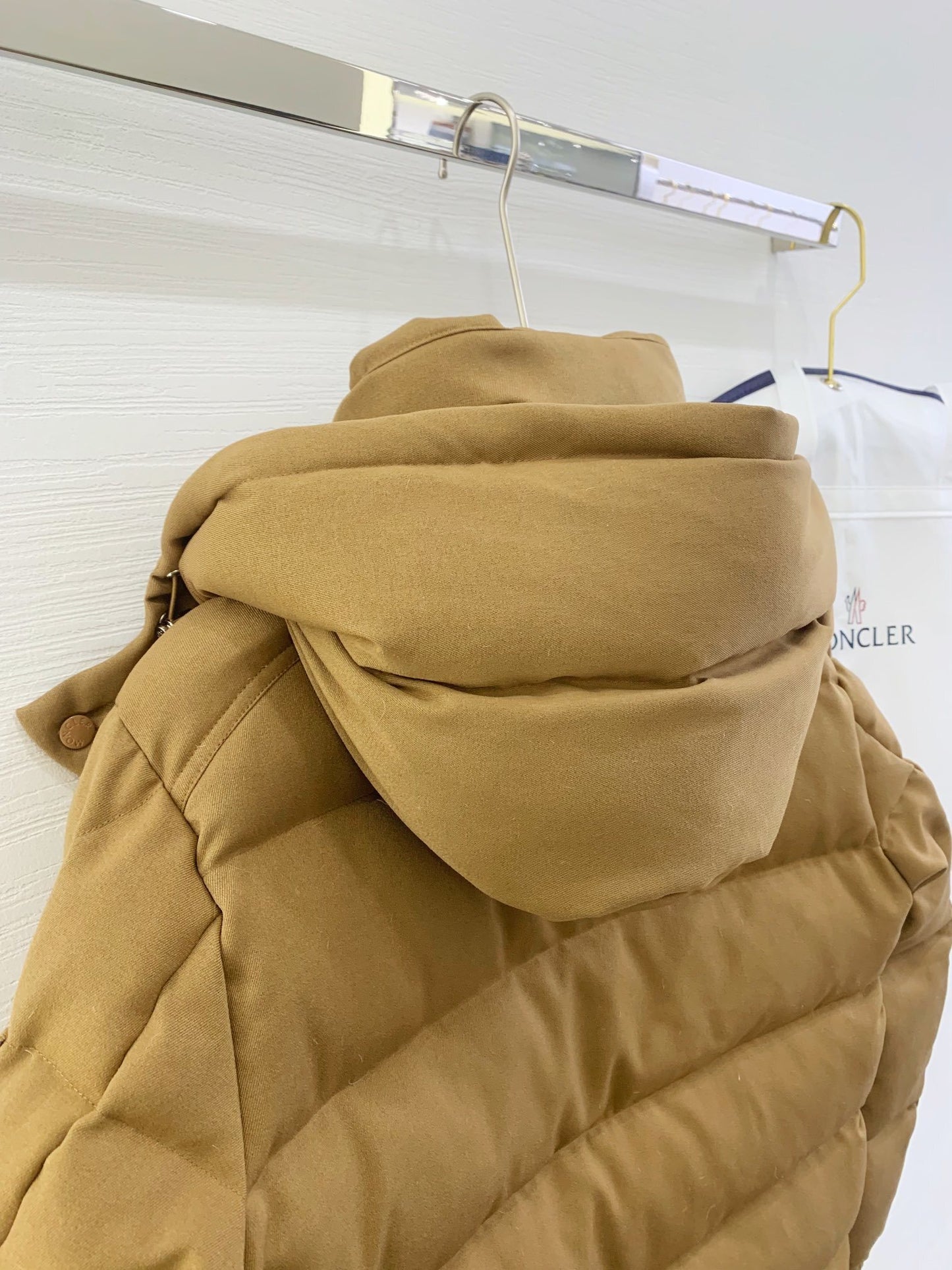 Moncler Vezere puffer jacket
