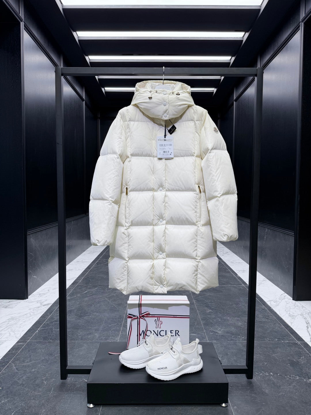 Moncler Cavettaz Hooded Long Down Jacket