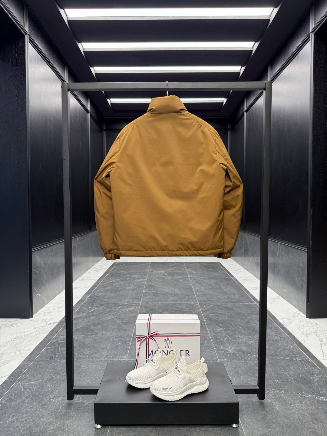 Moncler Epine Short Down Jacket