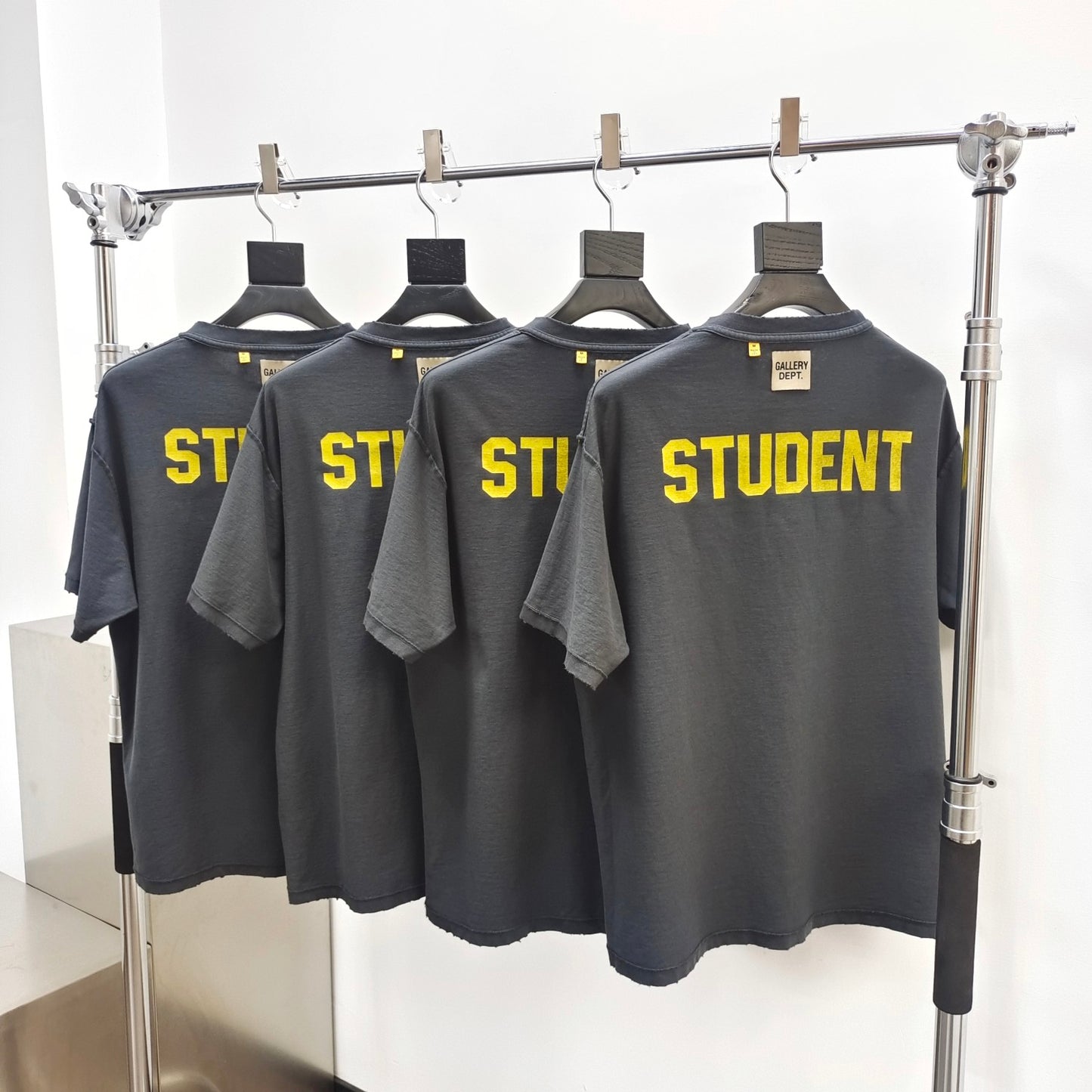 GALLERY DEPT. STUDENT COACH REVERSIBLE TEE