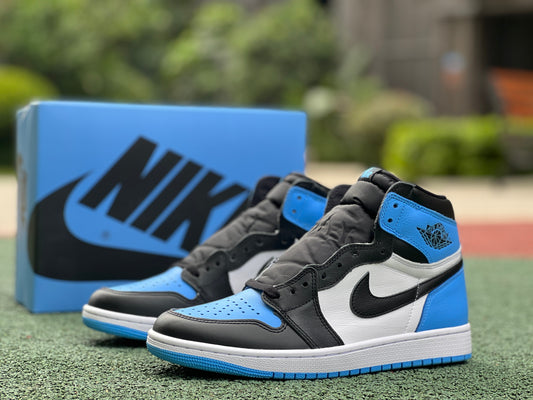 Air Jordan 1 Retro High OG 'UNC Toe' 2023