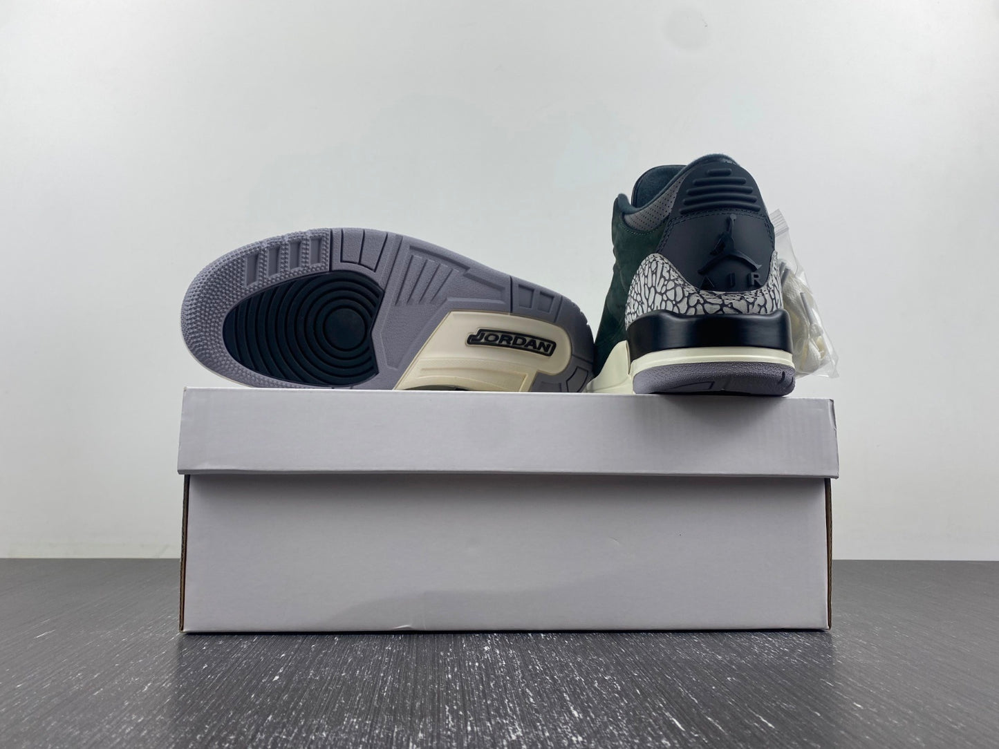 Air Jordan 3 Retro 'Off Noir'