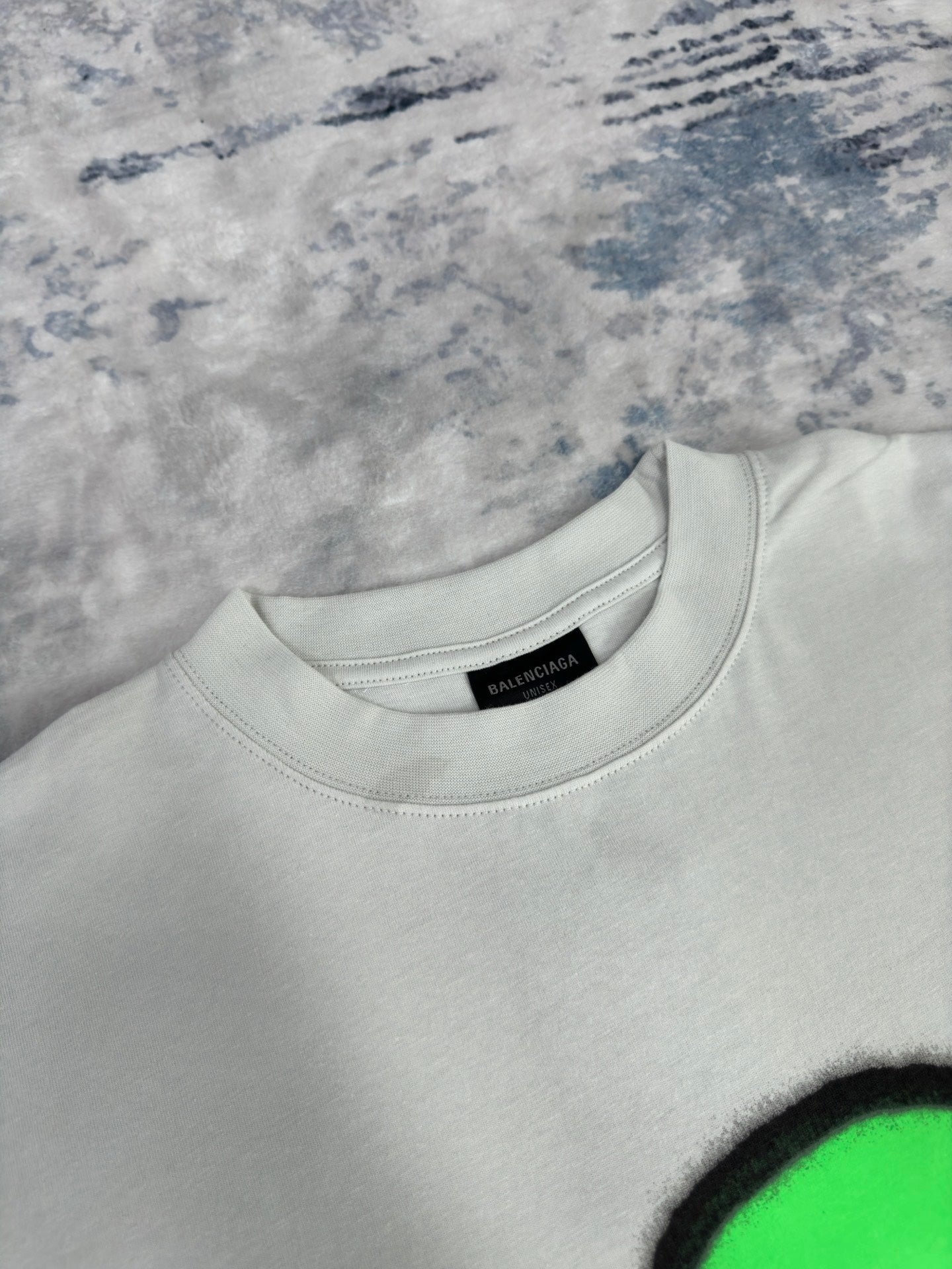 BB Hi There + Dripley T-shirt Medium Fit in Dirty White