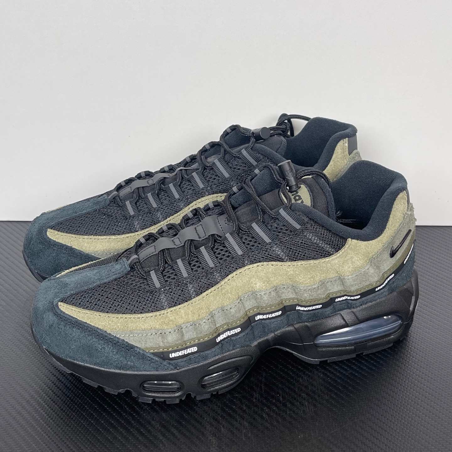 Undefeated x Nike Air Max 95 'Medium Olive'