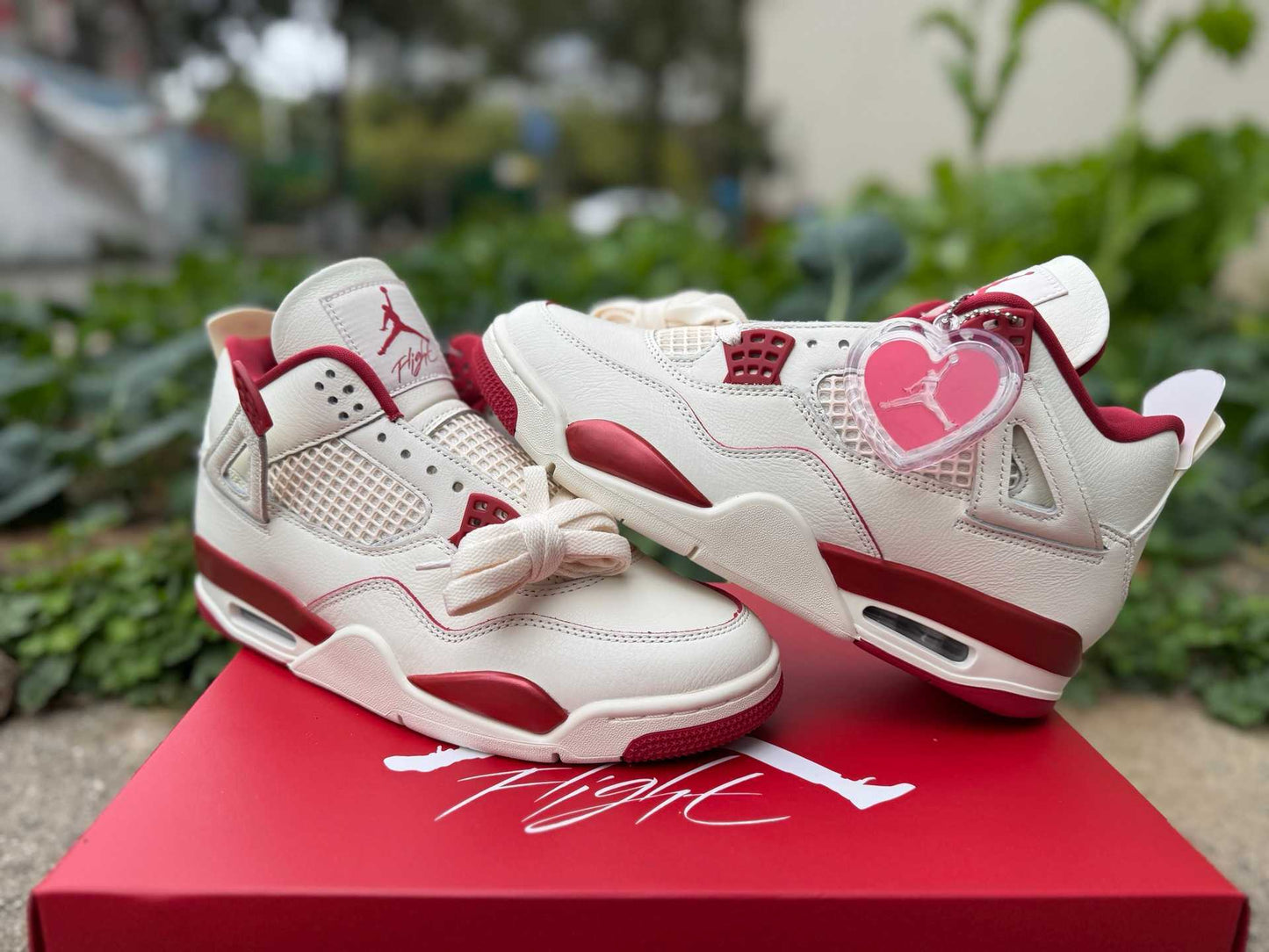 Wmns Air Jordan 4 Retro 'Valentine's Day'