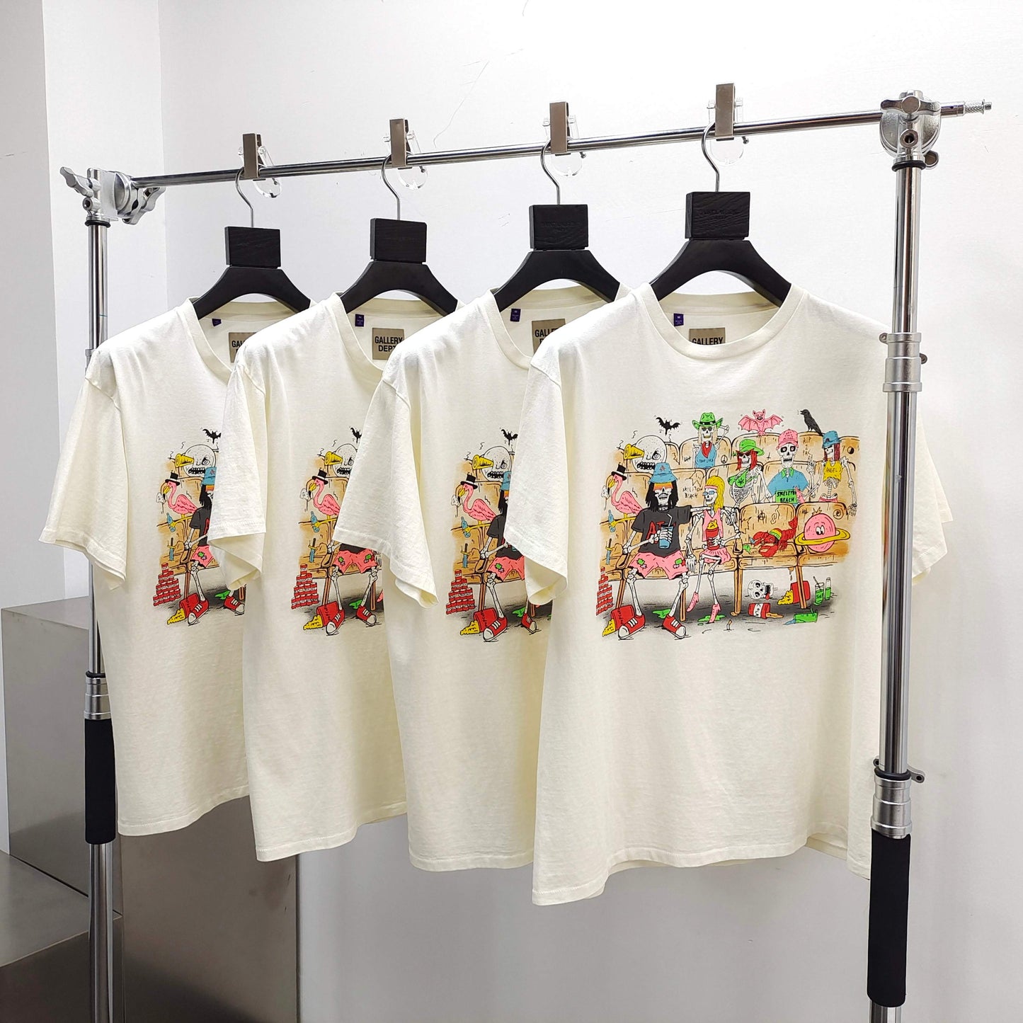 Gallery Dept. SKELETON BEACH THEATER TEE