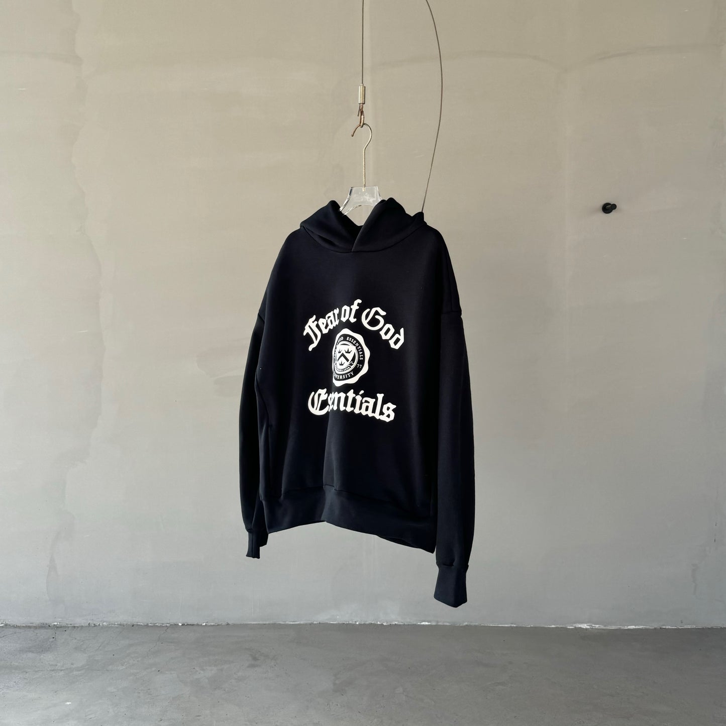 Fear of God Essentials Fleece Vintage Shrunken Hoodie 'Black'