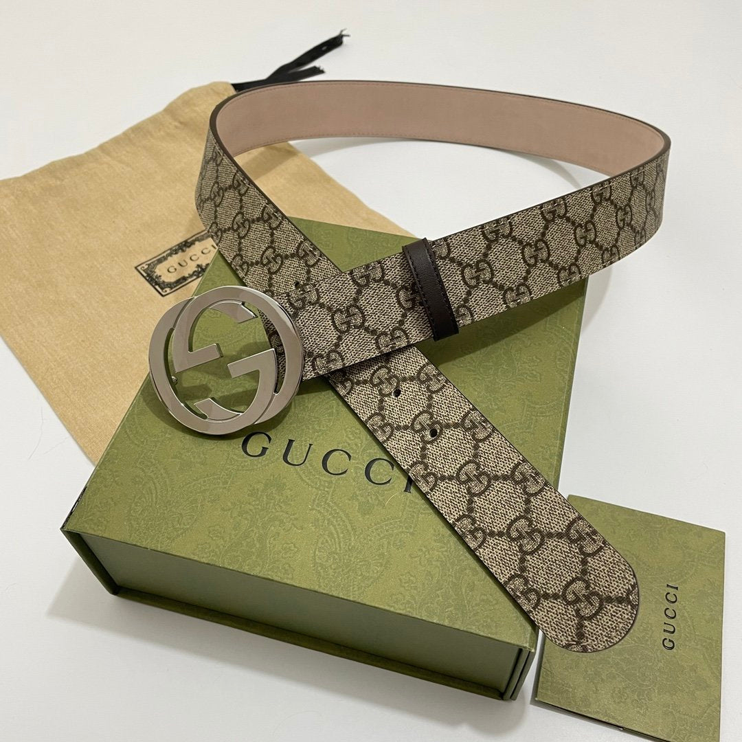 Gucci GG Supreme Interlocking G Buckle