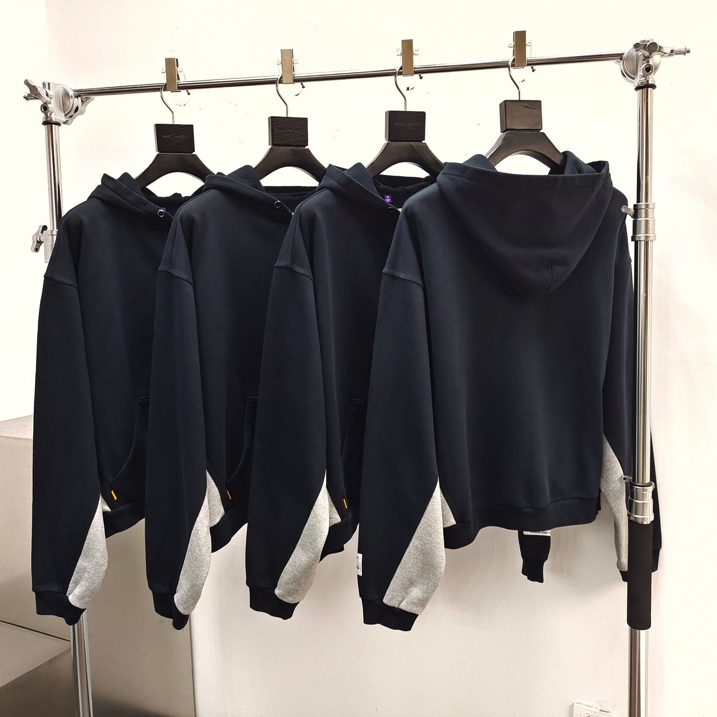 Gallery Dept. CONTRAST PANEL SWEATSHIRT