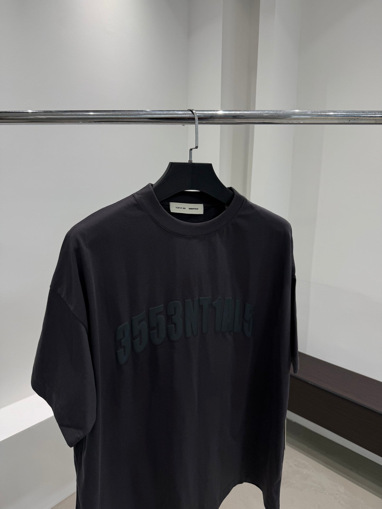 Fear of God Essentials LA 90s Tee 'Vintage Black'