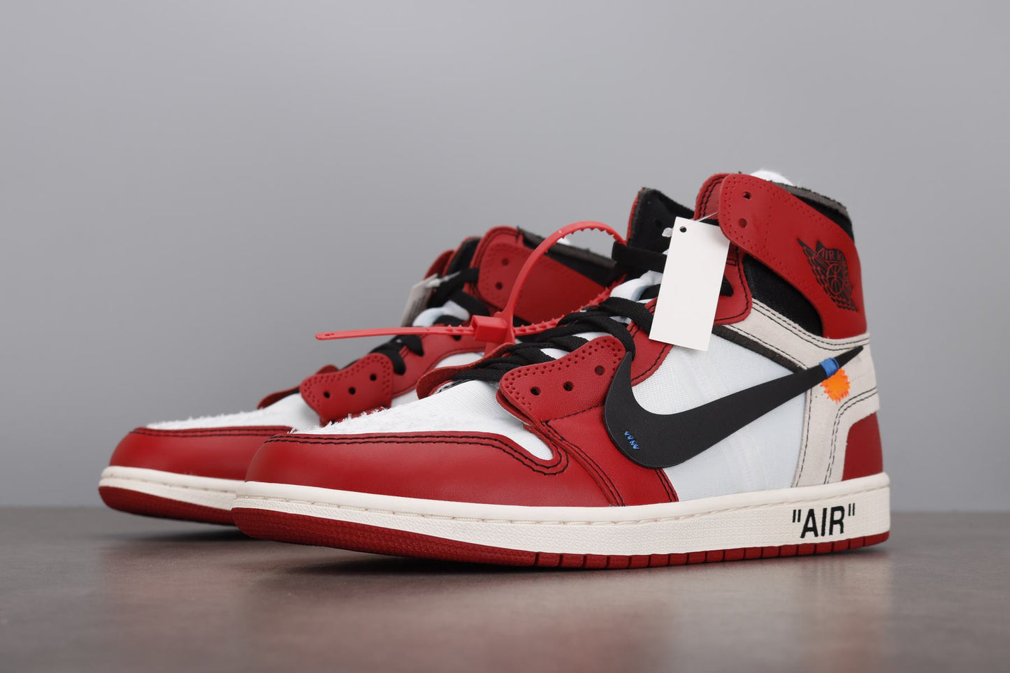 Off-White x Air Jordan 1 Retro High OG 'Chicago'