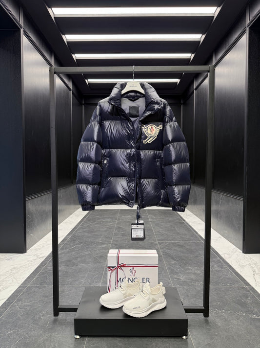 Moncler Ski-patch puff jacket