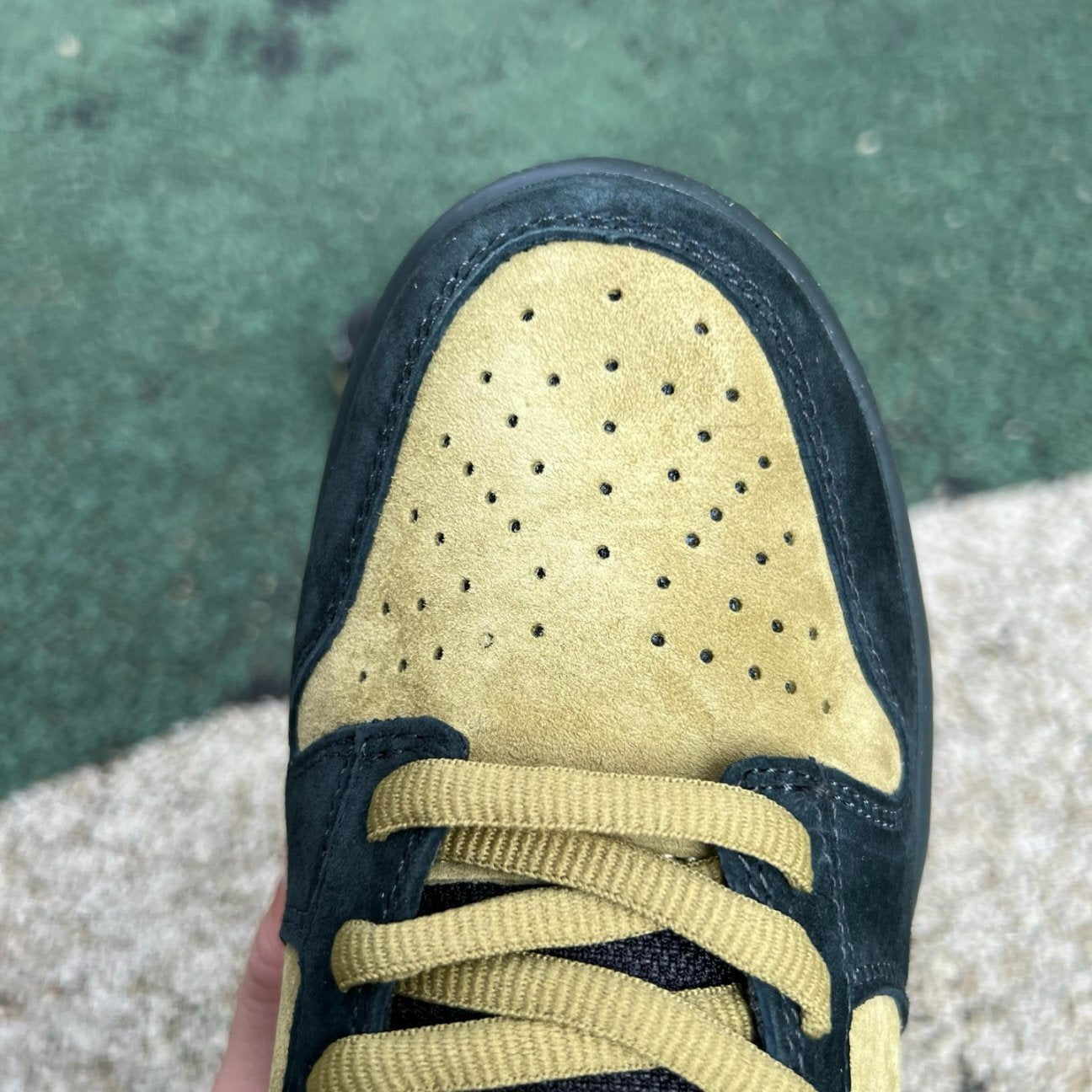 Supreme x Nike Dunk Low SB 'Camper Green'