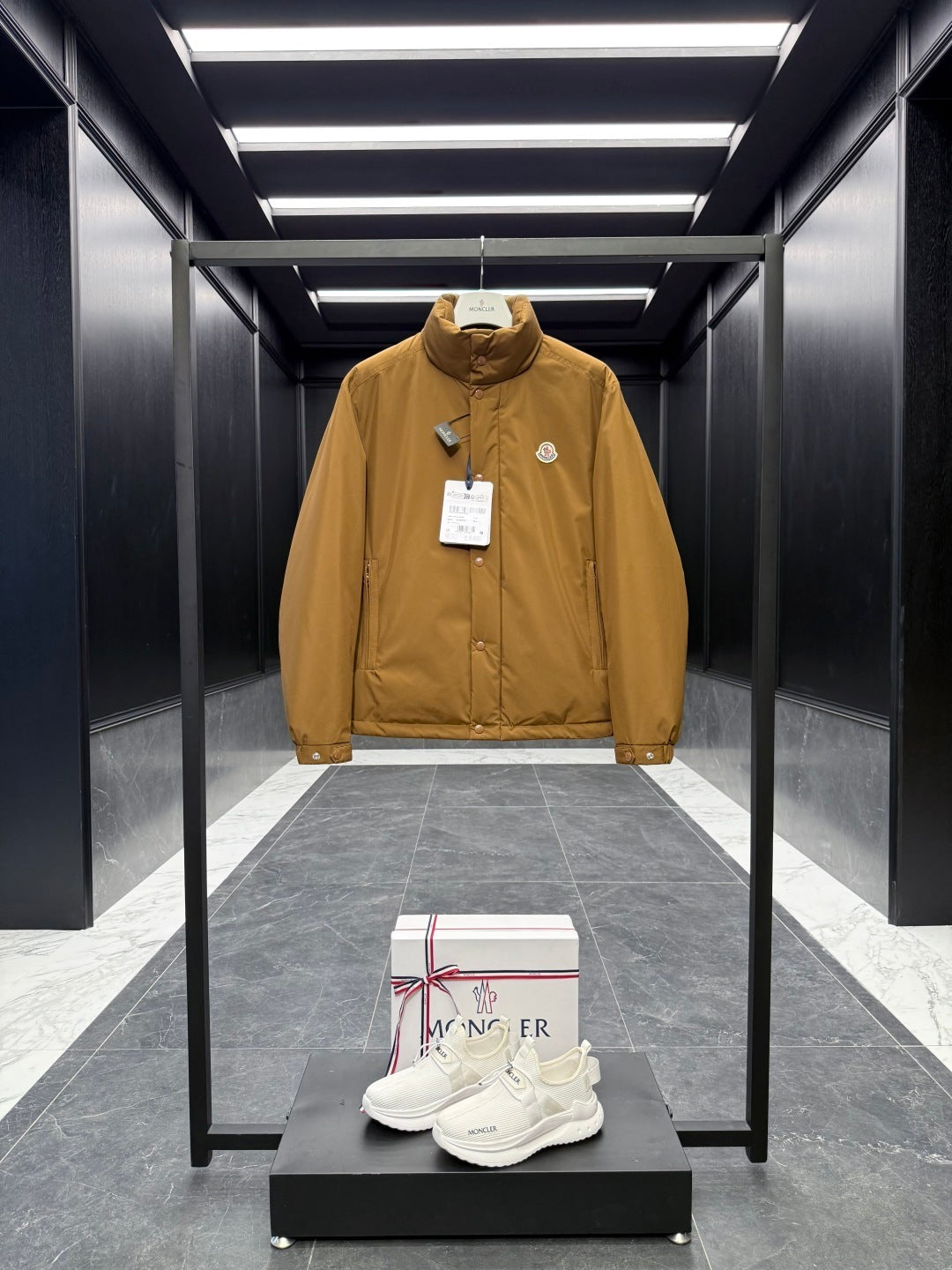 Moncler Epine Short Down Jacket