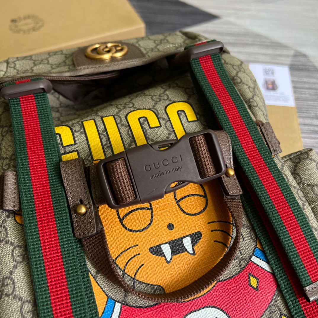 GG Cat Print Skateboard Backpack