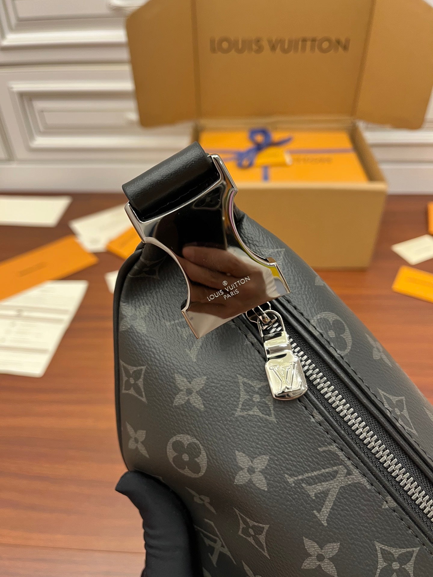 LV Discovery Bumbag PM M46035