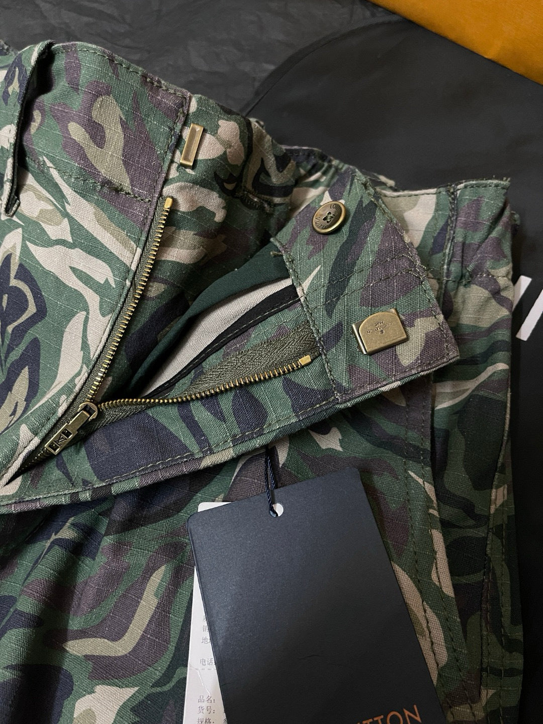 LV Multi Pocket Cargo Pants 1AIMEO