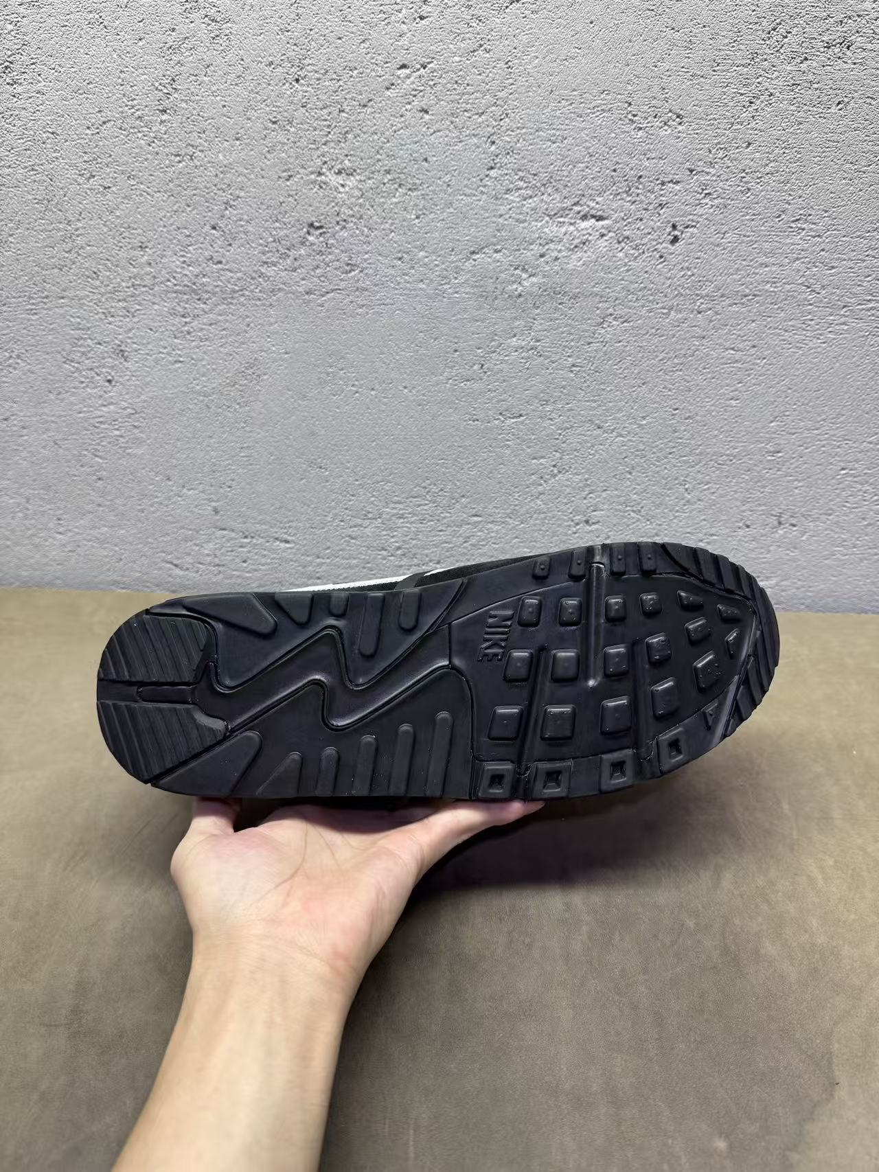 Off-White x Air Max 90 'Black'