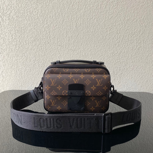 Louis Vuitton S Lock Messenger M45806