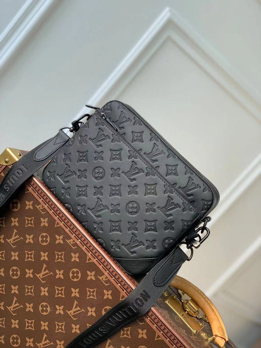 Louis Vuitton Trio Messenger M46602