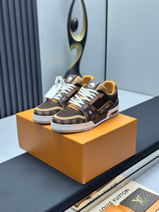 LV Trainer Sneaker 1AIN14