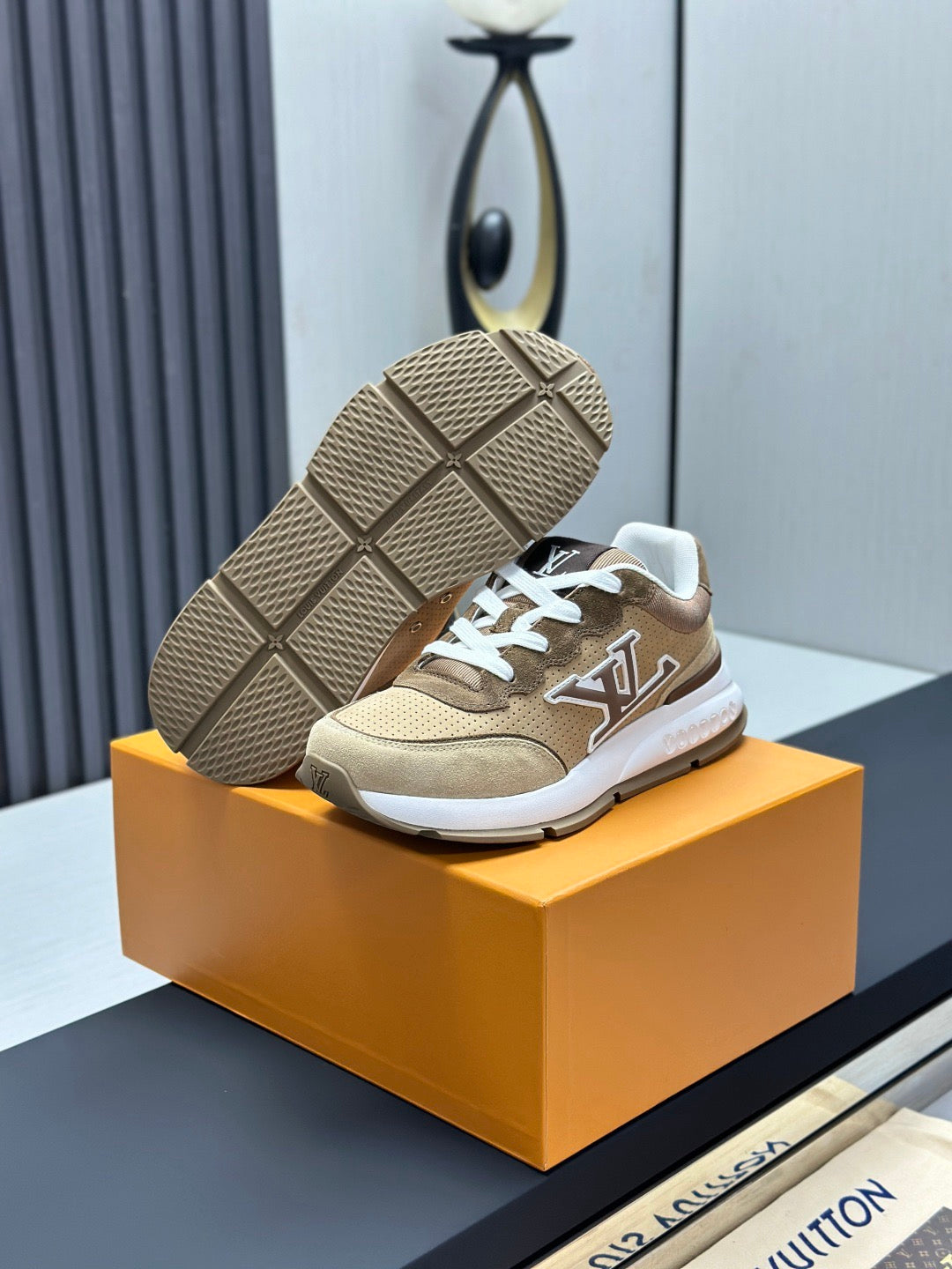 LV Classic sneakers 1AIOJ1