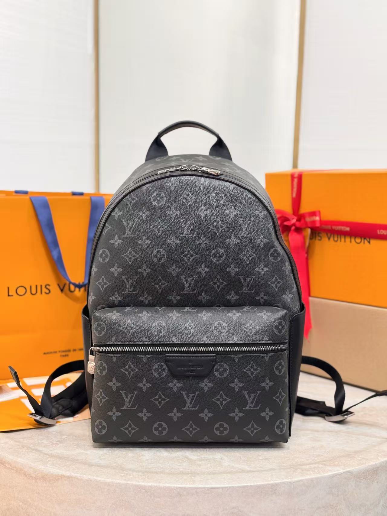 Louis Vuitton Discovery Backpack PM M22558