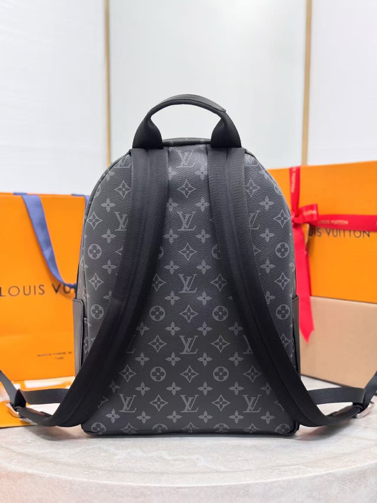 Louis Vuitton Discovery Backpack PM M22558