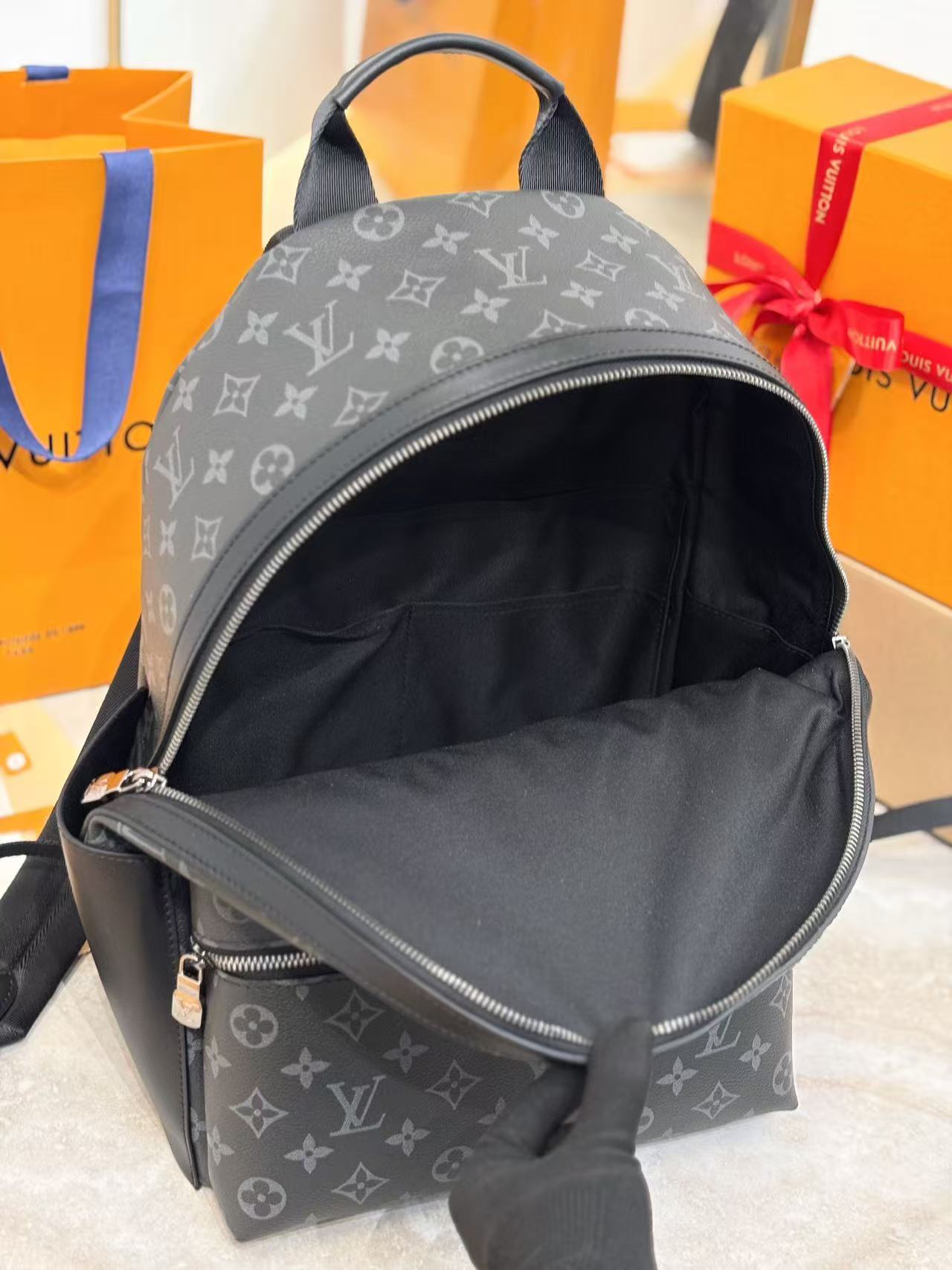 Louis Vuitton Discovery Backpack PM M22558