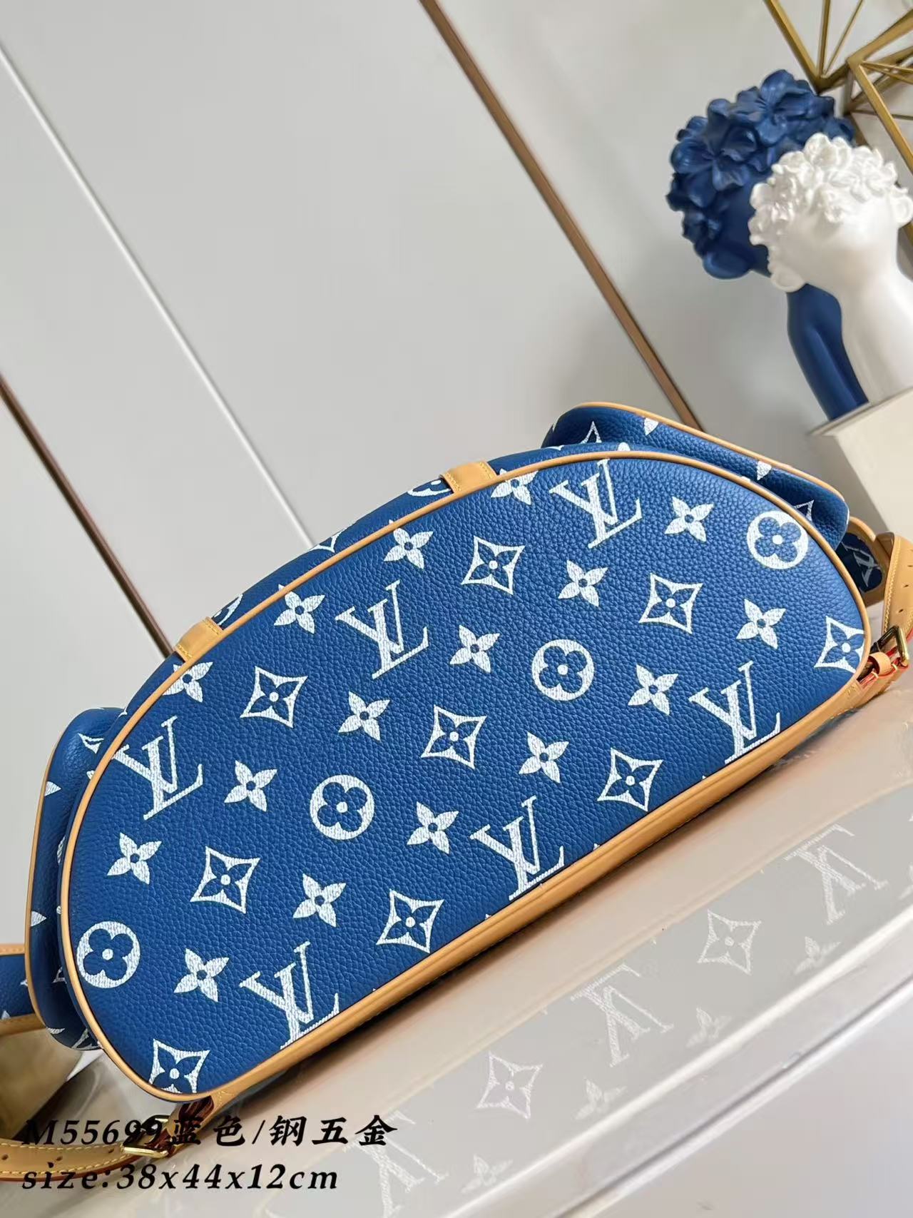 LV Christopher MM BAG 2026 M55699