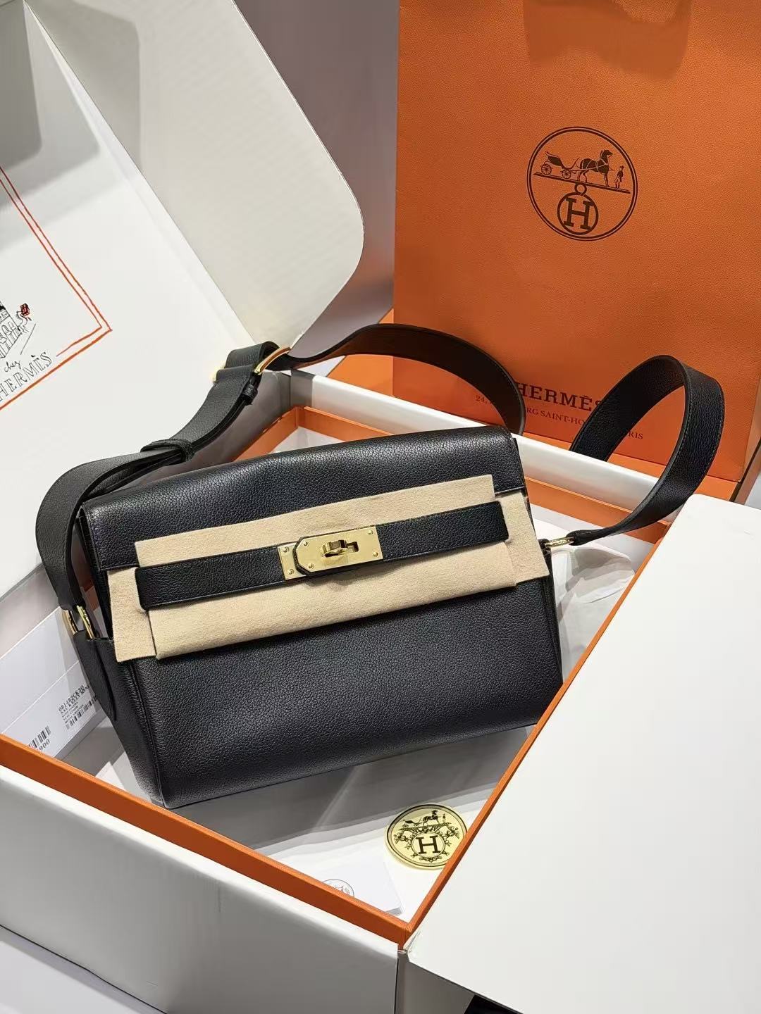 Hermes Kelly messenger bag