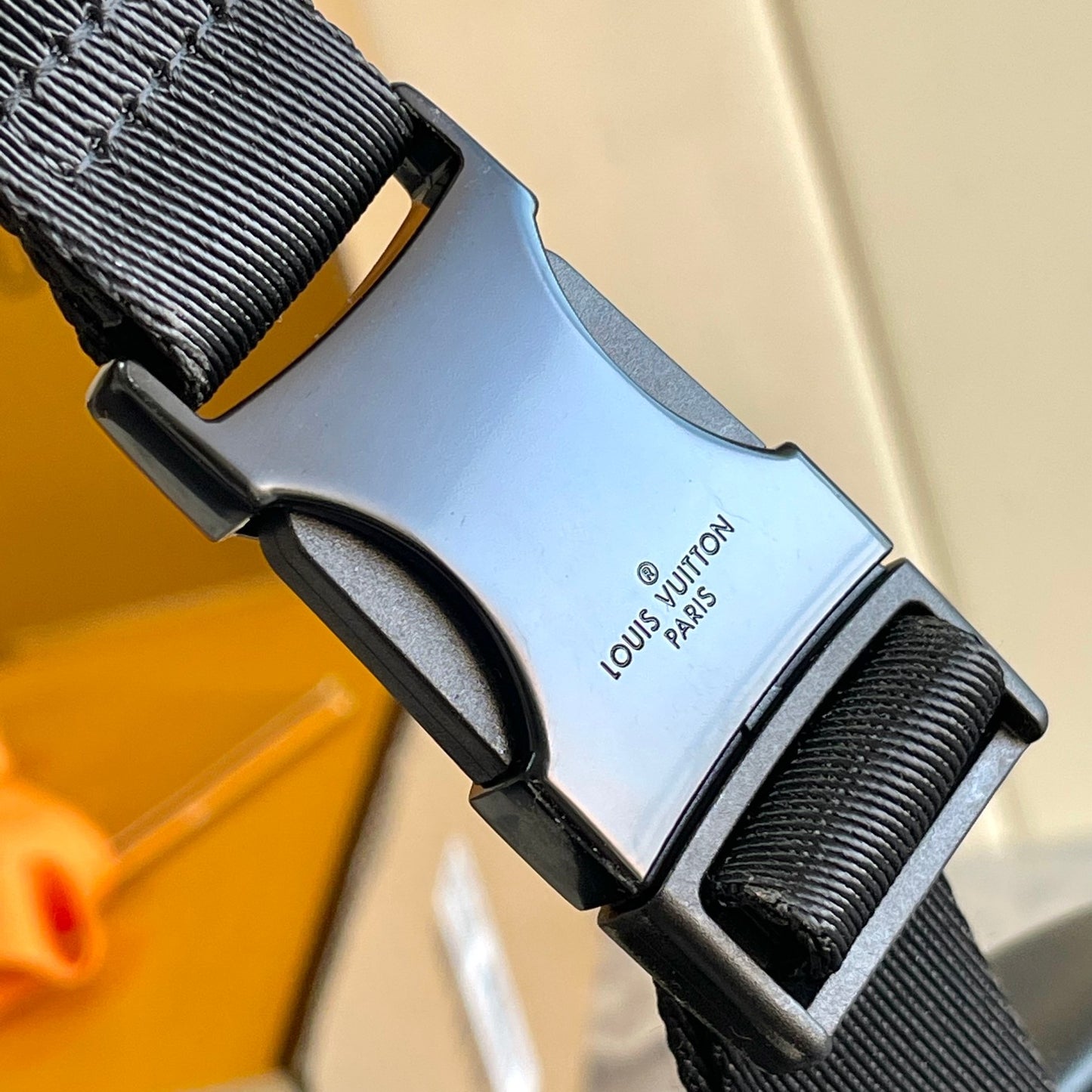 LV Discovery Bumbag PM M46036