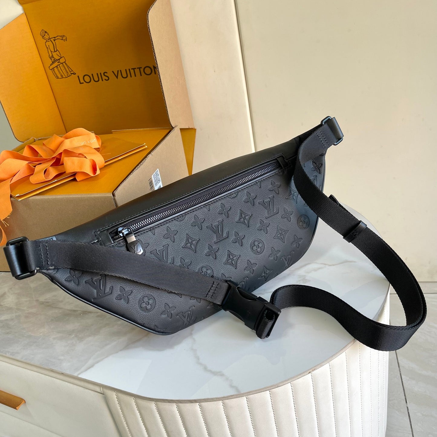 LV Discovery Bumbag PM M46036