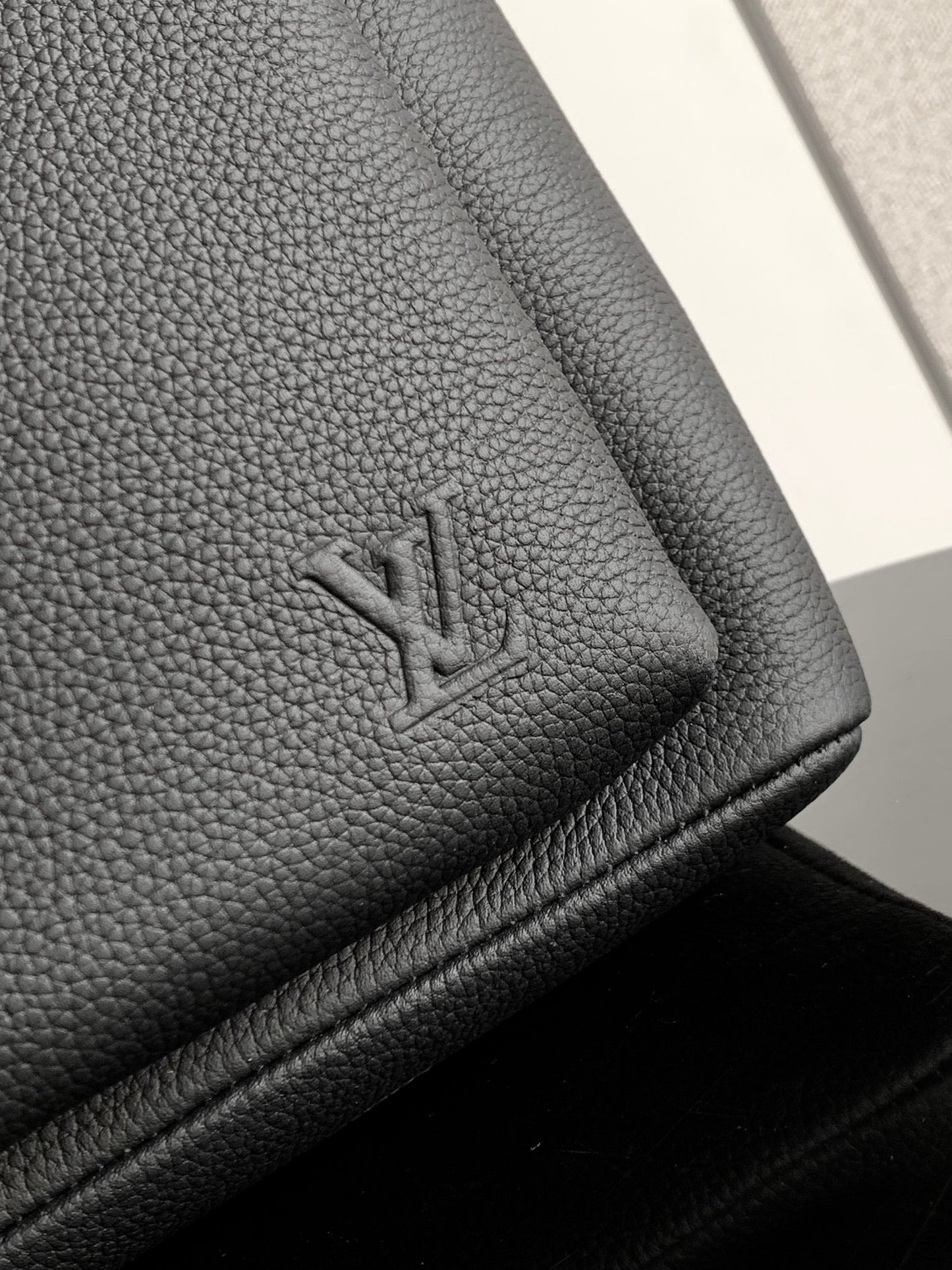 LV Discovery Work Backpack M15259
