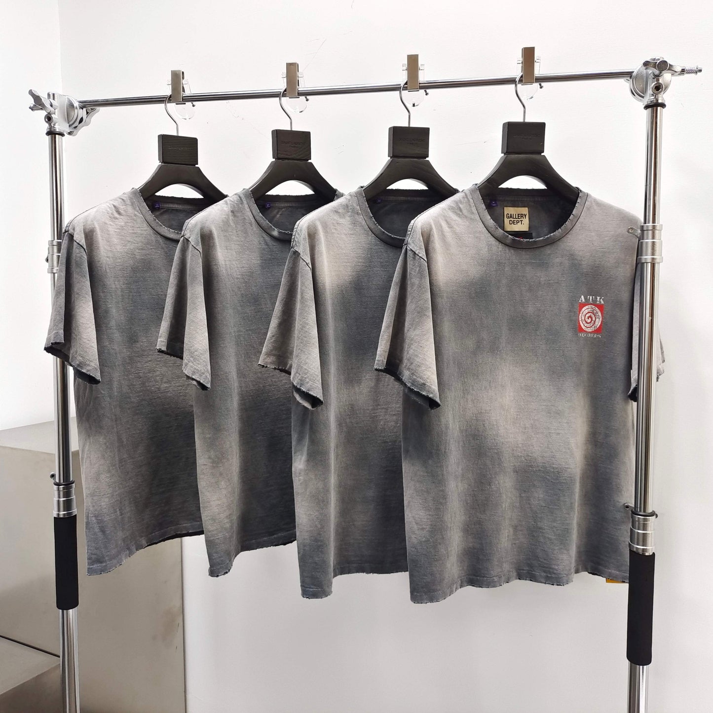 Gallery Dept. 40-YEAR TEE