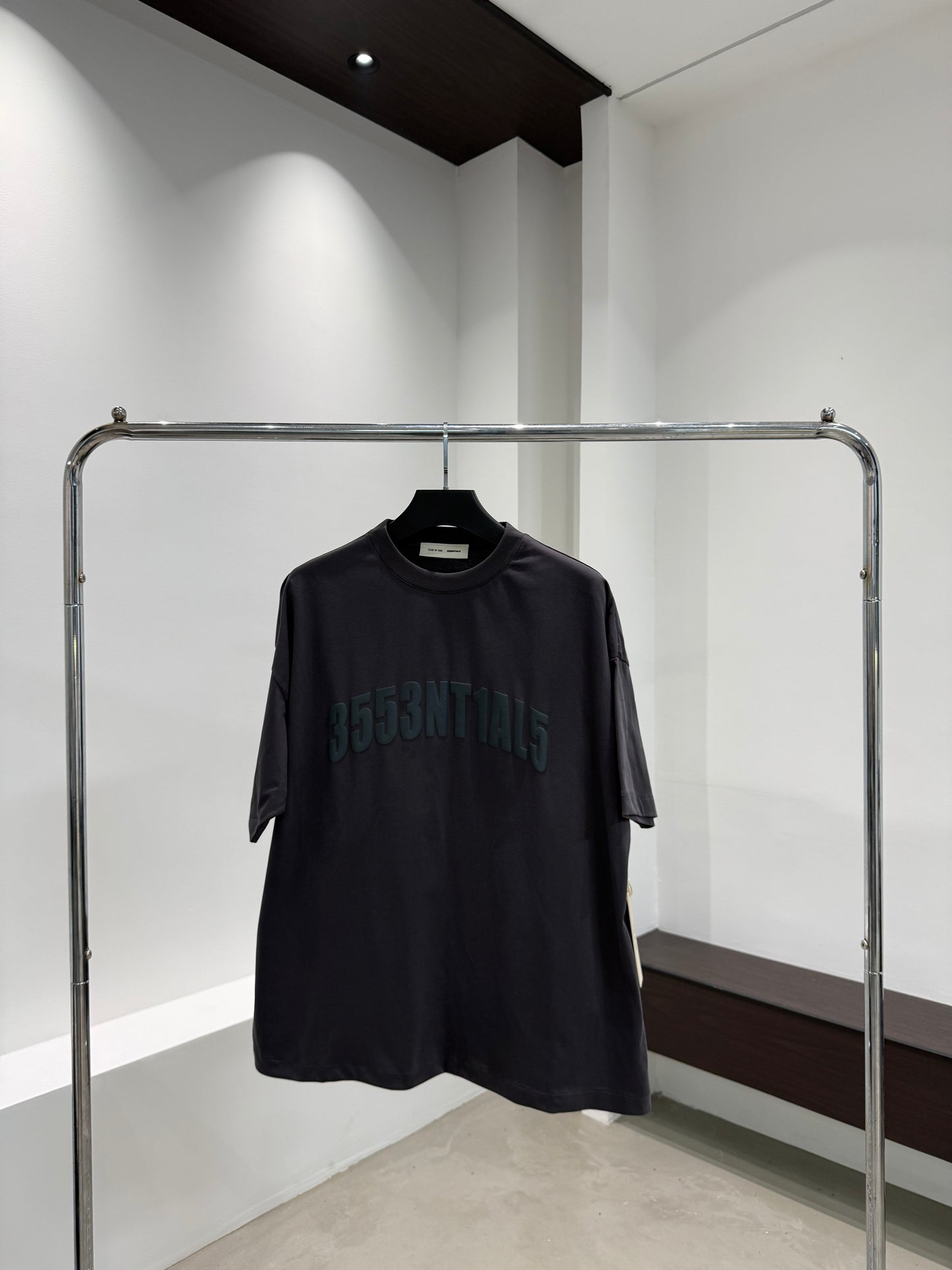 Fear of God Essentials LA 90s Tee 'Vintage Black'