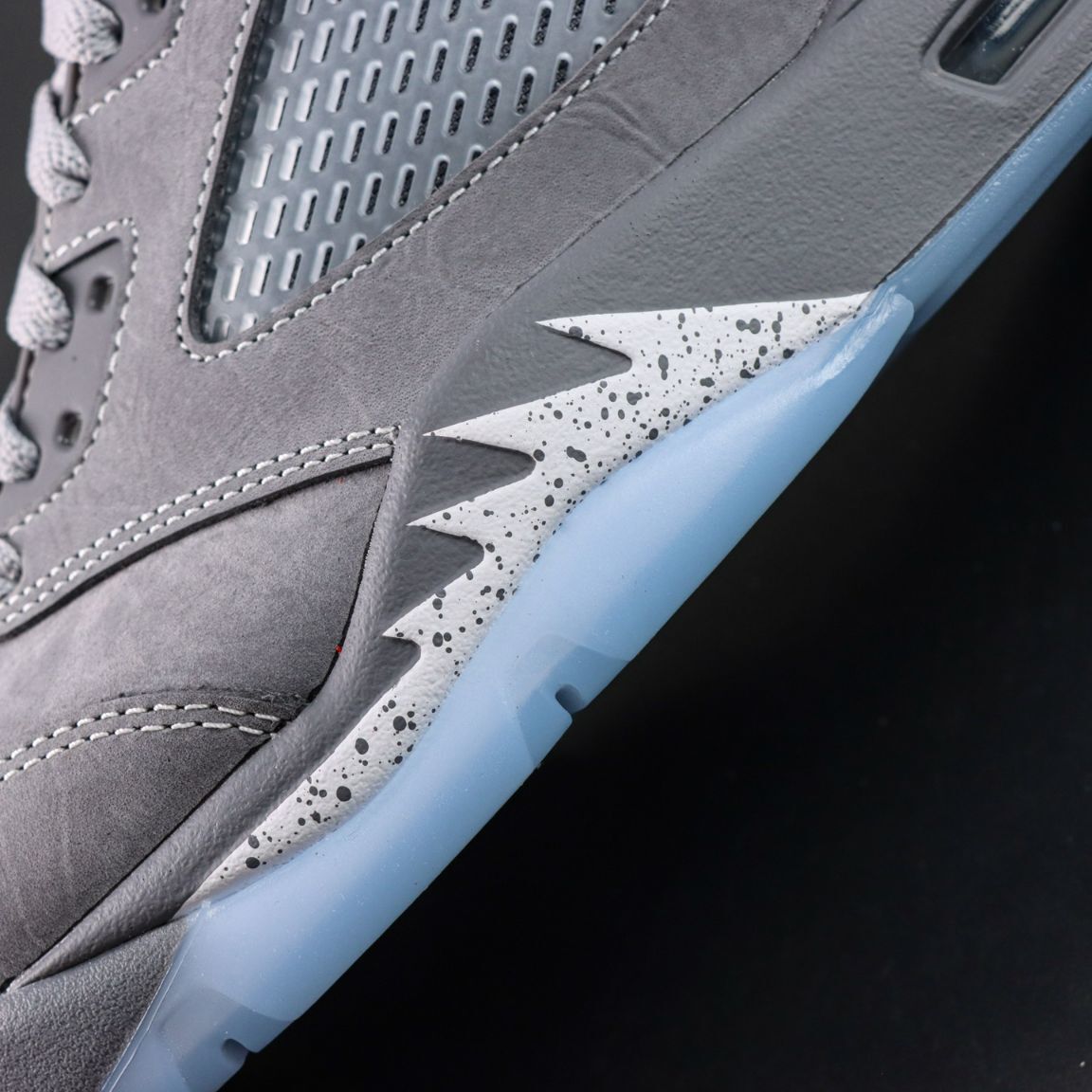 Air Jordan 5 Retro 'Wolf Grey' 2026