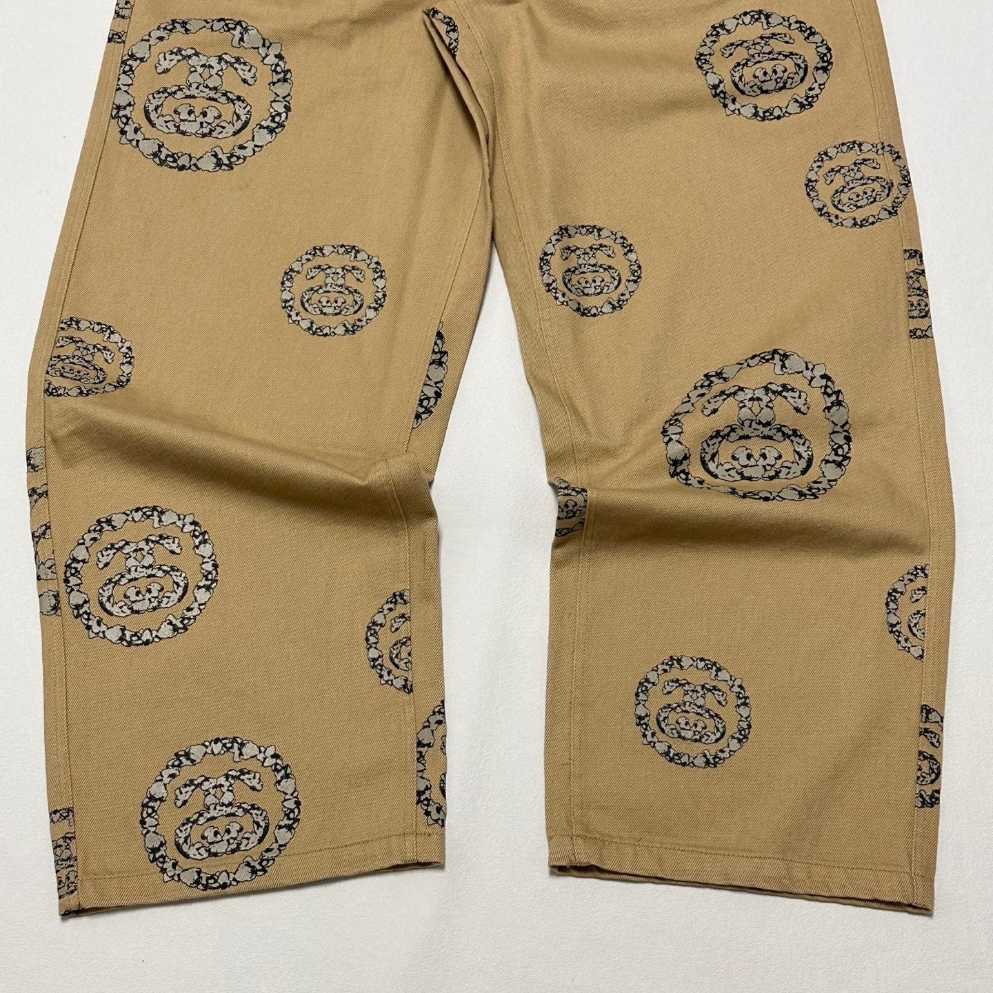 STUSSY X DENIM TEARS SS25 SS WREATH CHINO PANTS