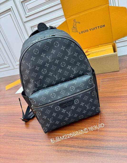 Louis Vuitton Discovery Backpack PM M22558