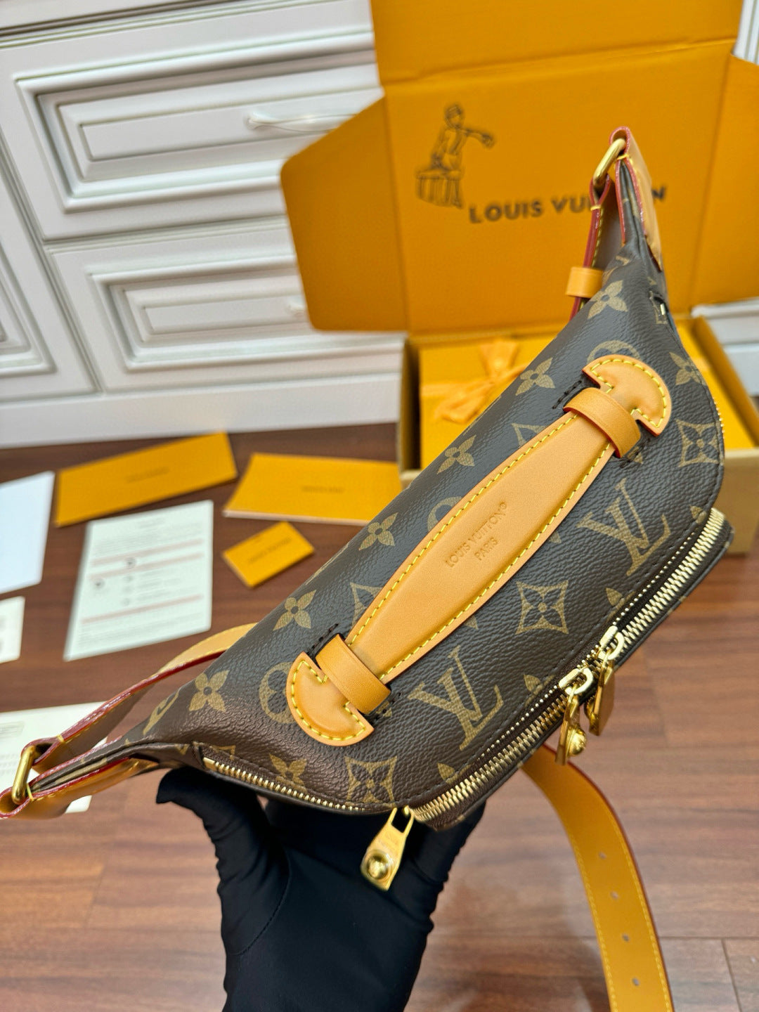 LV rush bumbag M14019