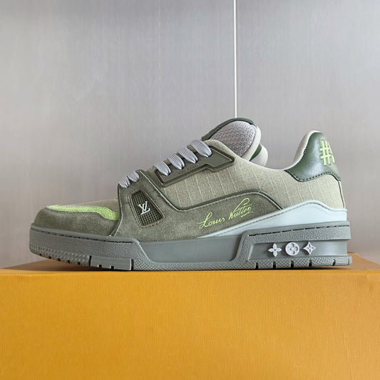 LV Trainer Sneaker 1AHTG3
