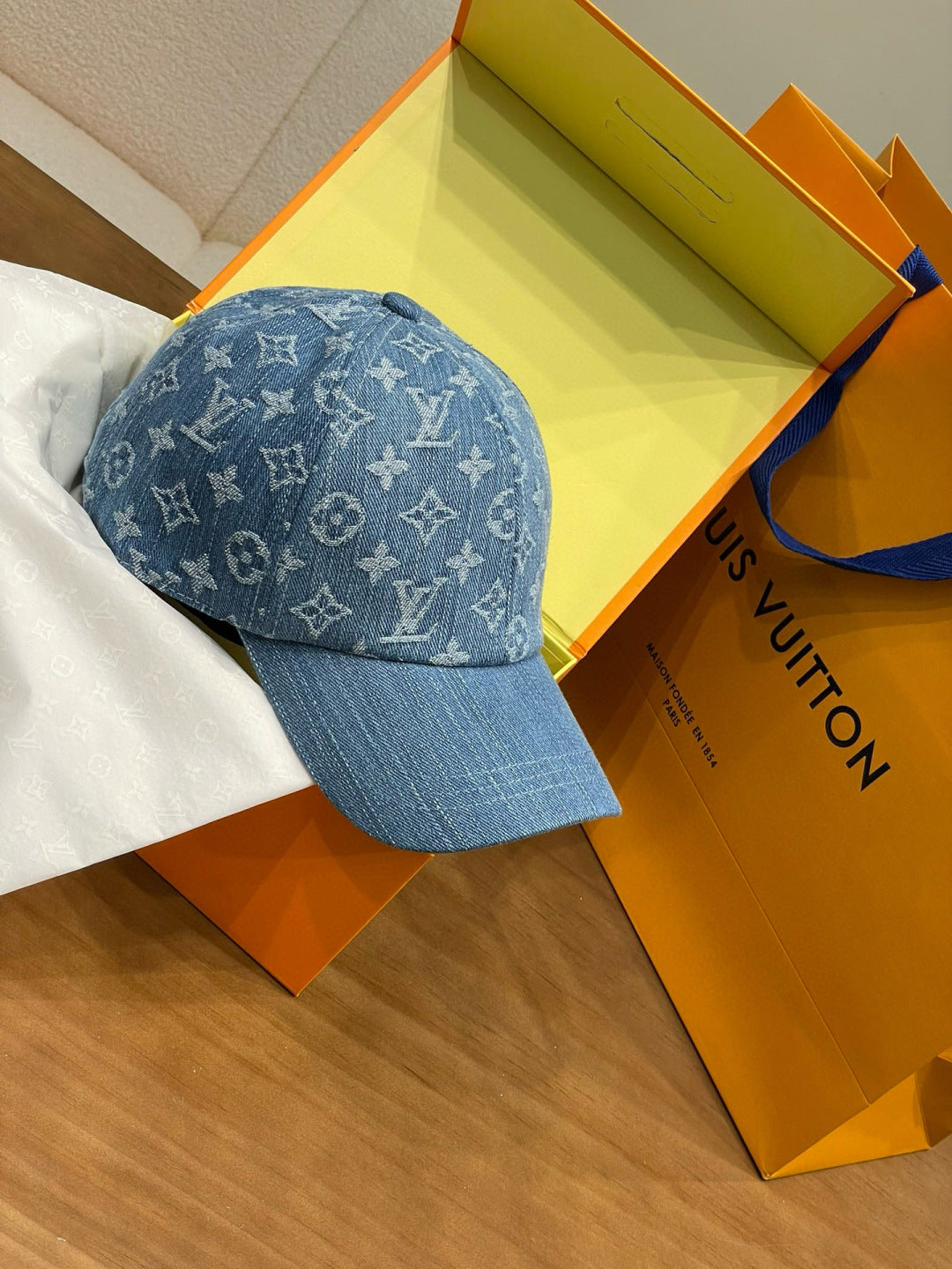 LV Denim cap M7942M