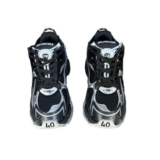 BB Men's Runner Sneaker in Black/silver