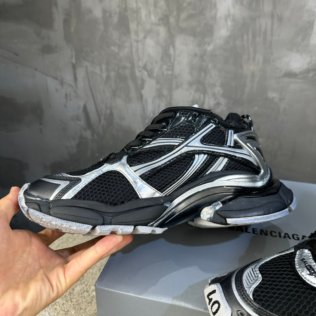 BB Men's Runner Sneaker in Black/silver