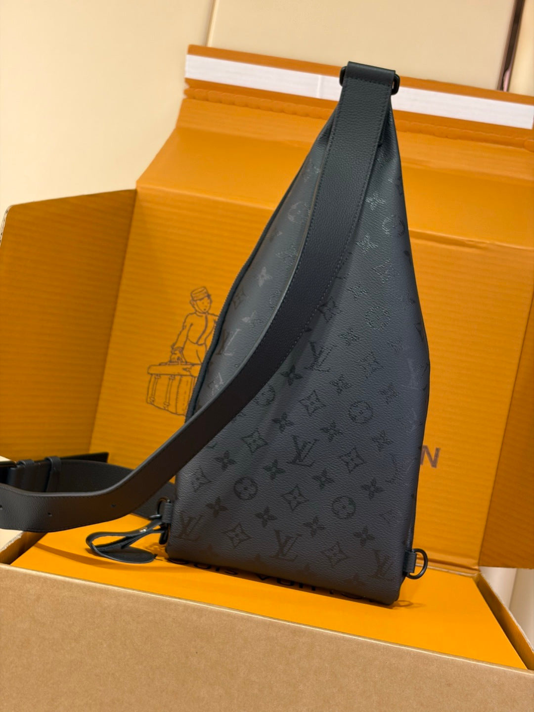 LV dou Slingbag M28399